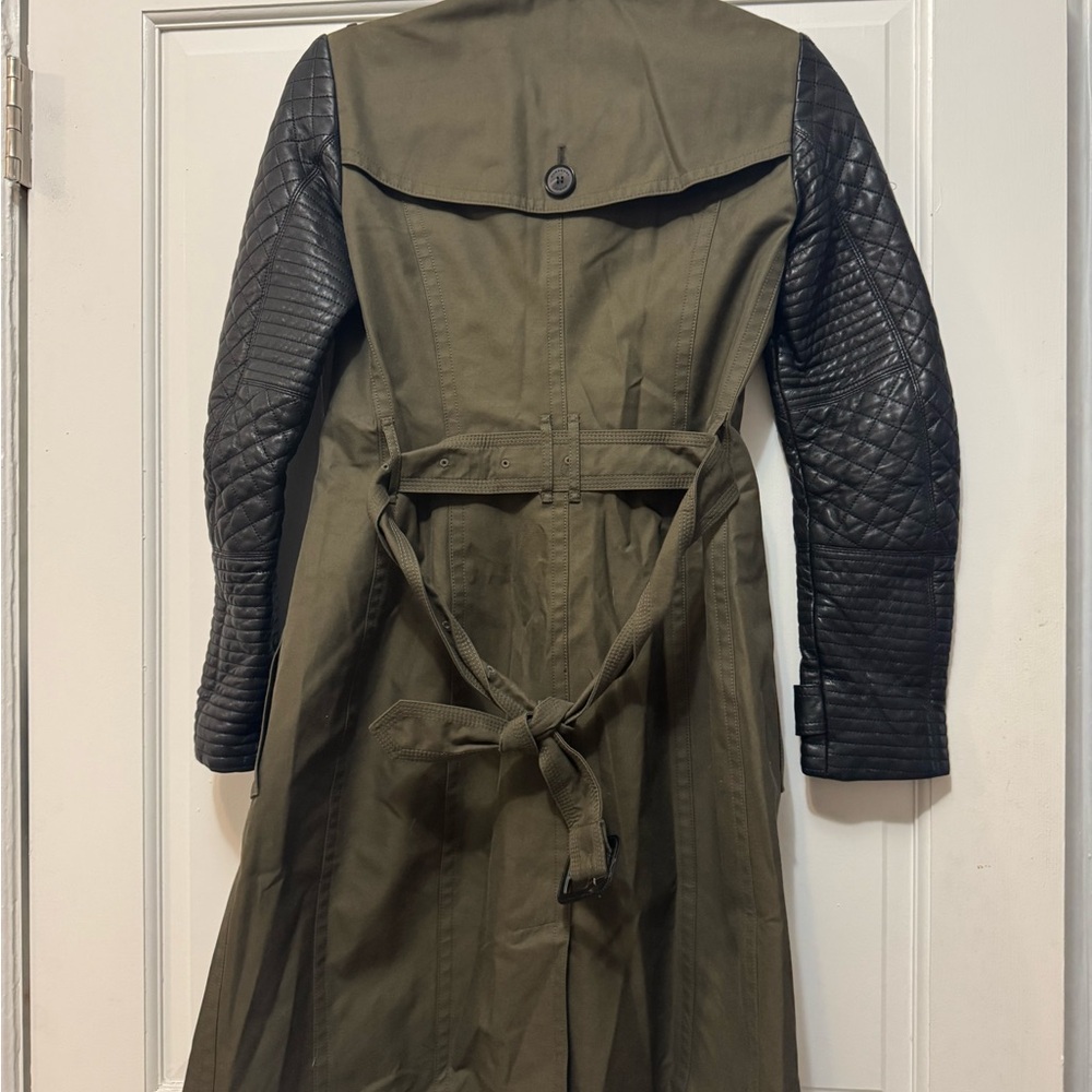 Burberry Green and leather sleeve with black and white classic pattern inside - Picture 7 of 7